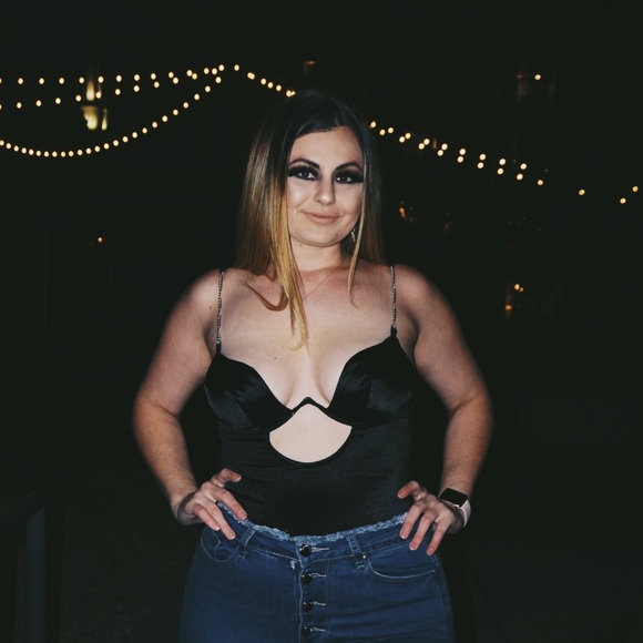 Black one piece - Picture 3 of 3